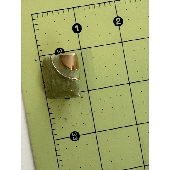 Vintage Green Lucite Clip-On Earrings Gold Tone Retro 80s Geometric Modernist - Picture 3 of 4